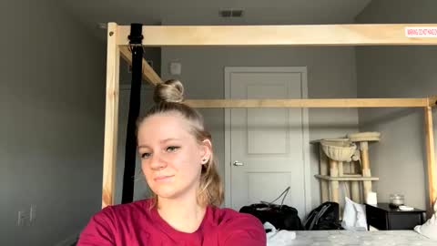 feyaa22 online show from February 11, 1:20 pm