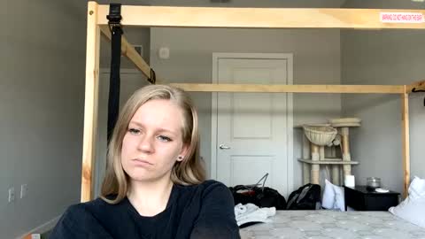 feyaa22 online show from February 13, 5:01 pm