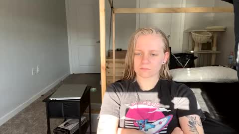 feyaa22 online show from March 3, 1:09 pm