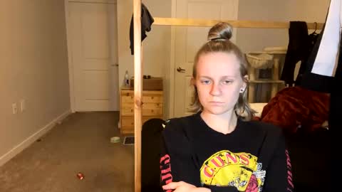 feyaa22 online show from March 9, 2:29 am