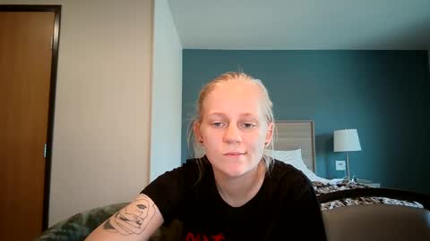 feyaa22 online show from September 9, 7:24 pm