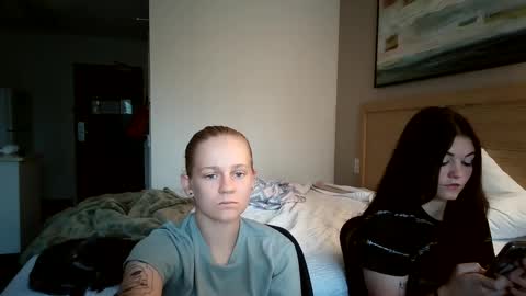 feyaa22 online show from September 11, 4:40 pm