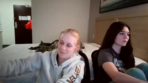 feyaa22 online show from September 14, 4:55 am