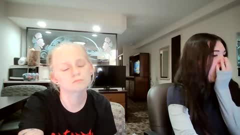 feyaa22 online show from September 25, 5:22 am