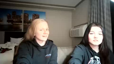 Snapshot of goddessfeyaa chatting on February 16, 2:51 am feyaa22 online show from February 16, 2:51 am