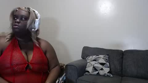 Snapshot of goddessjackieoz chatting on December 14, 6:41 am Madame Jackie online show from December 14, 6:41 am