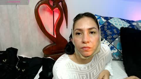 Snapshot of goddessnahi chatting on April 3, 12:19 am Naih Reyes online show from April 3, 12:19 am