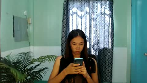 Snapshot of goddessoflostxx chatting on December 19, 3:51 am JENNIFER online show from December 19, 3:51 am