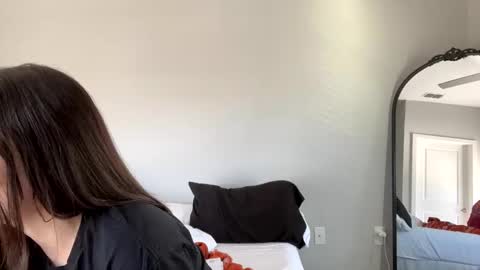 Goddess Raven online show from January 4, 4:00 pm