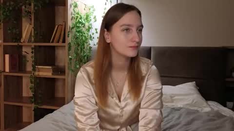 Snapshot of goddessvalkyrie chatting on September 14, 3:11 pm Alise online show from September 14, 3:11 pm