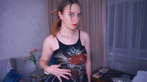 Snapshot of goddessvalkyrie chatting on September 19, 4:07 pm Alise online show from September 19, 4:07 pm