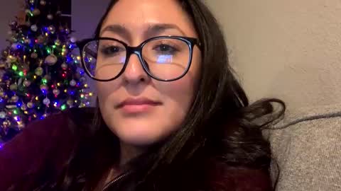 Snapshot of goddessxxrosexx chatting on December 27, 5:09 am GoddessxxRosexx online show from December 27, 5:09 am