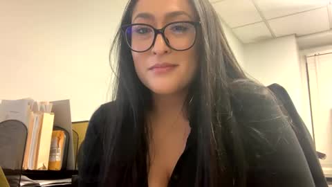 Snapshot of goddessxxrosexx chatting on January 16, 1:58 am GoddessxxRosexx online show from January 16, 1:58 am