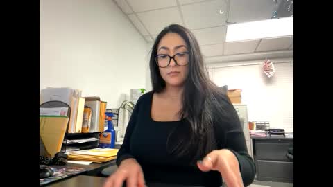 Snapshot of goddessxxrosexx chatting on February 20, 12:52 am GoddessxxRosexx online show from February 20, 12:52 am