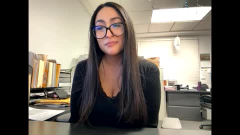 Snapshot of goddessxxrosexx chatting on March 4, 1:23 am GoddessxxRosexx online show from March 4, 1:23 am