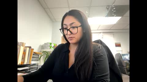 Snapshot of goddessxxrosexx chatting on March 12, 12:20 am GoddessxxRosexx online show from March 12, 12:20 am