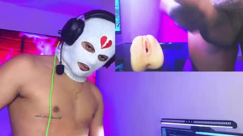 Snapshot of godiegogoxxx chatting on May 26, 5:47 am Diego online show from May 26, 5:47 am