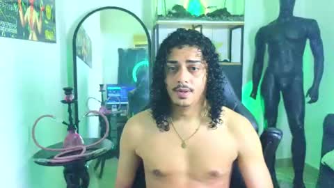 Snapshot of godiegogoxxx chatting on June 11, 12:08 am Diego online show from June 11, 12:08 am