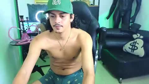 Snapshot of godiegogoxxx chatting on June 13, 1:25 am Diego online show from June 13, 1:25 am
