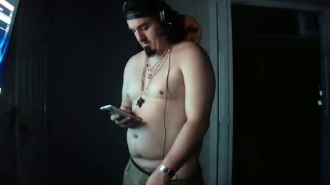 Snapshot of gokugarrison4334 chatting on February 18, 10:55 am gokugarrison4334 online show from February 18, 10:55 am