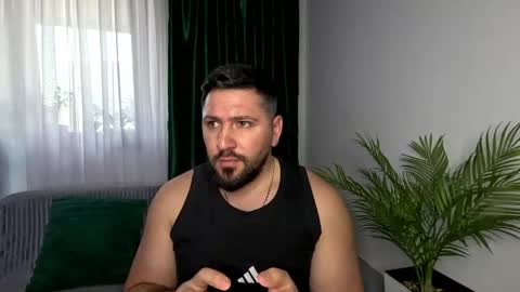 gold_alpha_boy online show from April 25, 4:26 pm