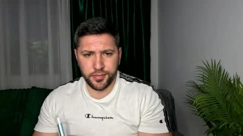 gold_alpha_boy online show from May 18, 6:14 pm