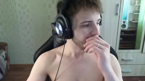 Golden boyyy21 online show from March 13, 9:38 am