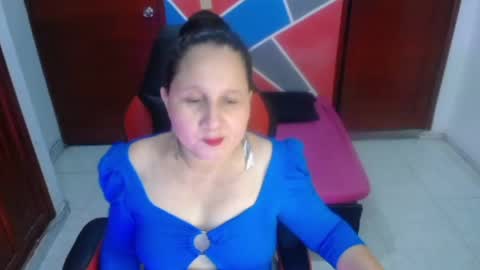 KIRA Y JUAN online show from June 8, 8:26 am