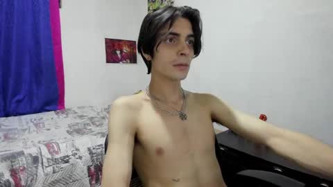 Snapshot of golden_ryan chatting on October 6, 2:53 am Jmmmm online show from October 6, 2:53 am