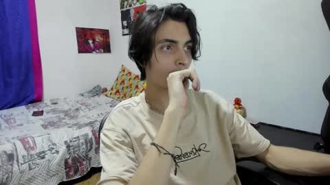 Snapshot of golden_ryan chatting on October 7, 4:53 am Jmmmm online show from October 7, 4:53 am