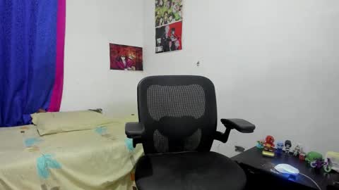 Snapshot of golden_ryan chatting on November 26, 7:31 am Jmmmm online show from November 26, 7:31 am