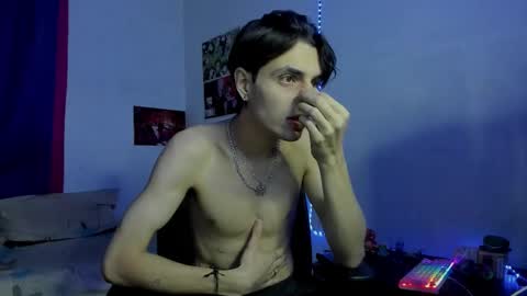 Snapshot of golden_ryan chatting on December 3, 5:59 am Jmmmm online show from December 3, 5:59 am