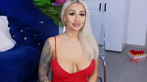 Snapshot of goldenamberx chatting on January 8, 10:27 pm GoldenAmberX online show from January 8, 10:27 pm
