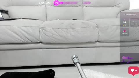 Snapshot of goldenboy69bsx chatting on December 13, 9:24 am Goldenboy69 online show from December 13, 9:24 am