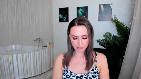 Olivia online show from September 28, 7:30 pm