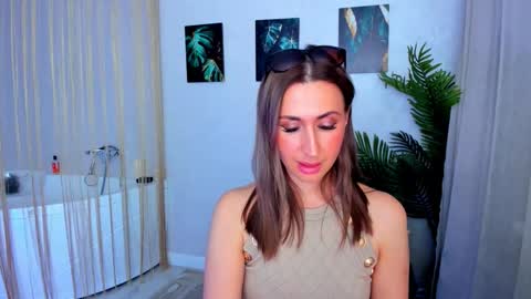 Olivia online show from November 7, 7:36 pm