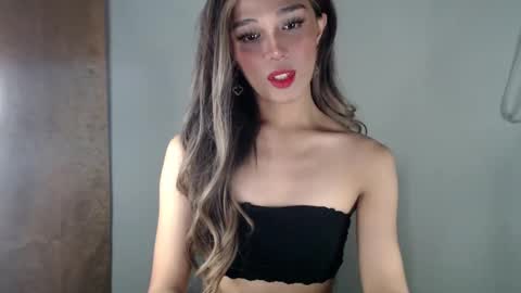 Lily is Gold online show from March 2, 1:04 am