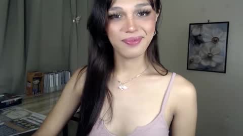 Lily is Gold online show from November 12, 5:35 pm