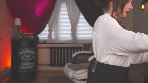 Snapshot of goldenmoore chatting on March 17, 2:38 am Anna online show from March 17, 2:38 am