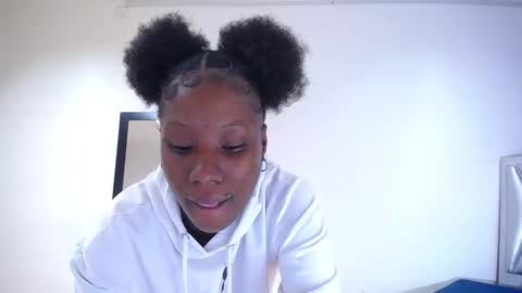 goldenn_ass1 online show from October 7, 3:25 am