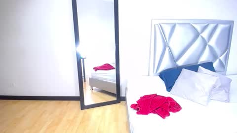 goldenn_ass1 online show from November 13, 4:44 am