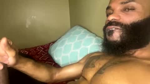 Snapshot of goldmouth_85 chatting on March 5, 5:36 am Goldmouth 85 online show from March 5, 5:36 am