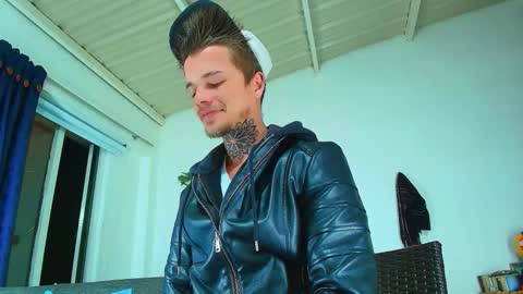 Goldy Loyal93 online show from September 14, 4:33 am