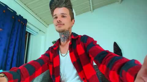 Goldy Loyal93 online show from September 18, 2:57 am