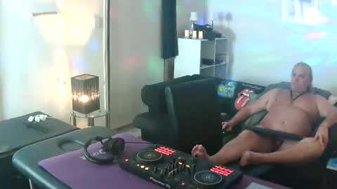 Snapshot of goldyguy011 chatting on September 10, 5:13 pm goldyguy011 online show from September 10, 5:13 pm