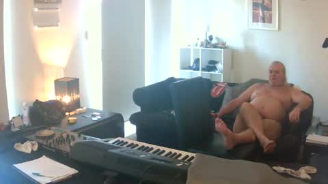 Snapshot of goldyguy011 chatting on October 6, 2:53 am goldyguy011 online show from October 6, 2:53 am