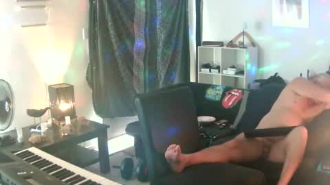 Snapshot of goldyguy011 chatting on November 16, 2:17 am goldyguy011 online show from November 16, 2:17 am