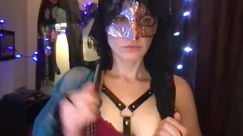 goldynsilvyrempress online show from April 21, 3:02 am