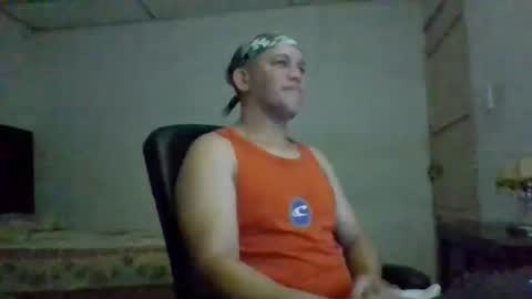 Snapshot of golons17 chatting on April 1, 3:40 am golons17 online show from April 1, 3:40 am