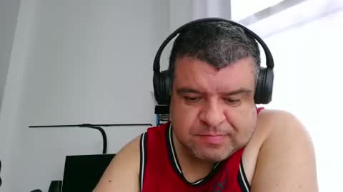 gomezgonz5 online show from September 18, 9:22 am